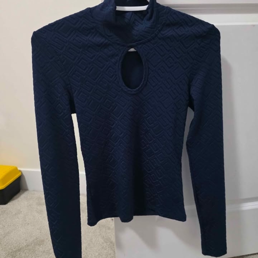 Guess Navy Long-Sleeve Textured Keyhole Mock Neck Top